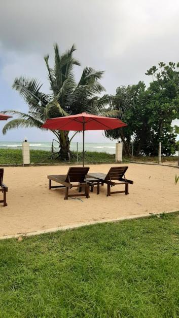 Akurala Beach Boutique Resort Exterior foto